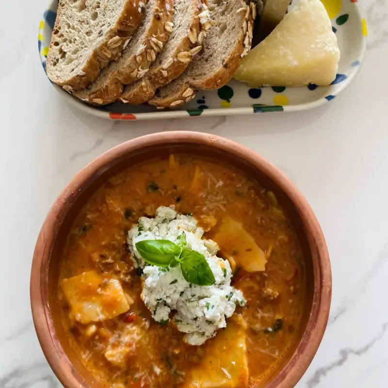 Cheesy Beef Lasagna Soup